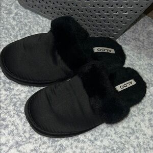 Aldo Women's Cozy Black Slippers